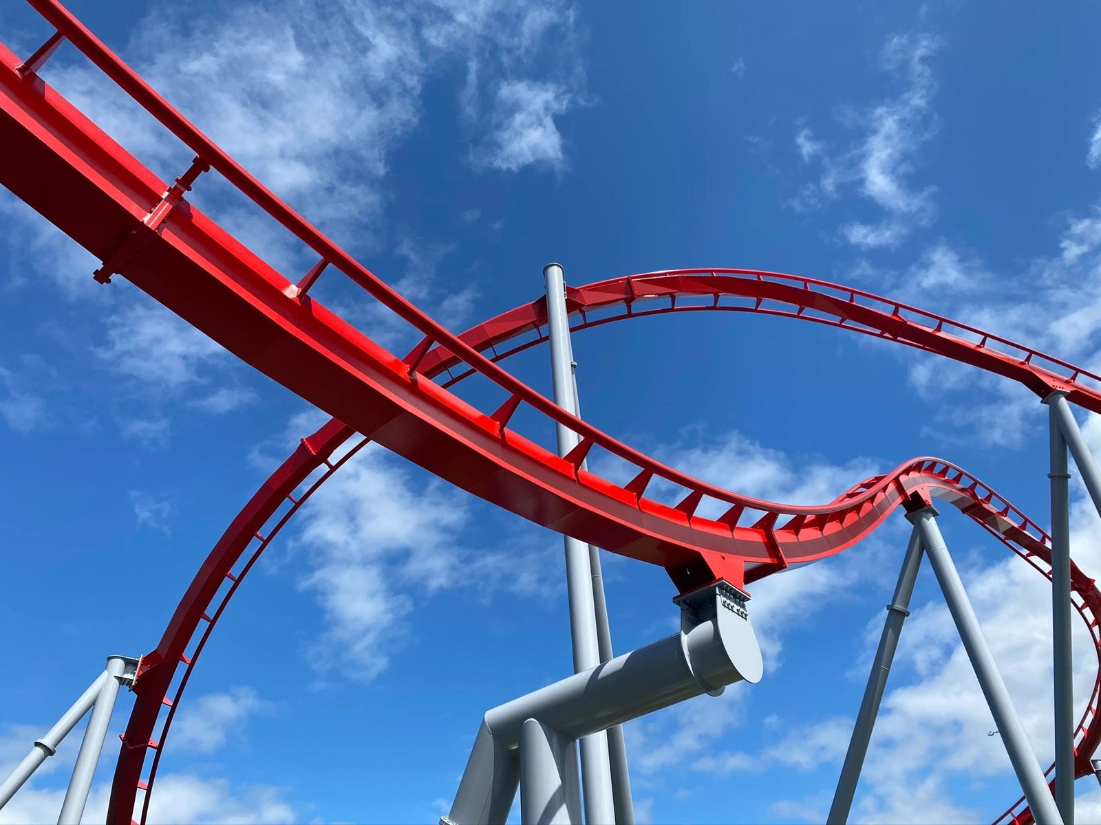 Intimidator red and silver track