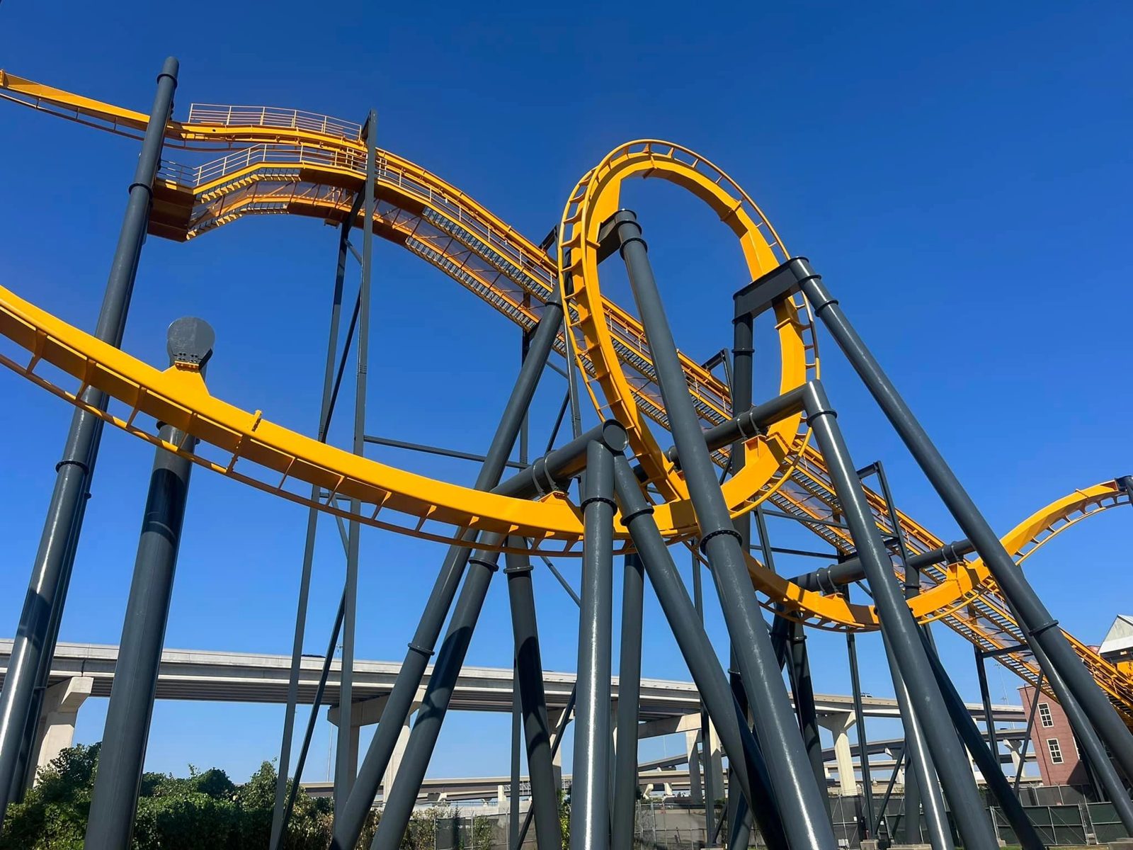 Batman the Ride yellow track